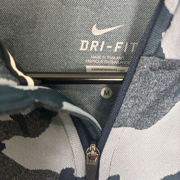 Nike Women's Dri Fit Light Blue with Grey Camo Quarter Zip Pullover Workout Jack - Picture 6 of 7